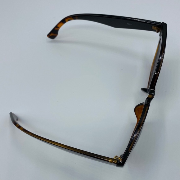 Luxe Leopard Cat Eye Sunglasses - Picture 2 of 7